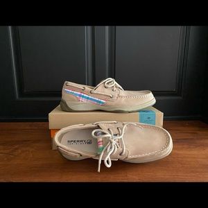 Sperry Pier View Navy deck shoes/size 8